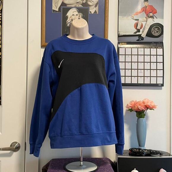 Nike Sweaters - Nike blue and black crewneck